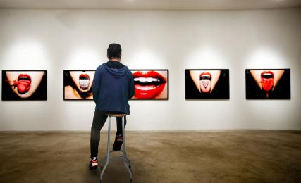 Bilderserie in einer Ausstellung