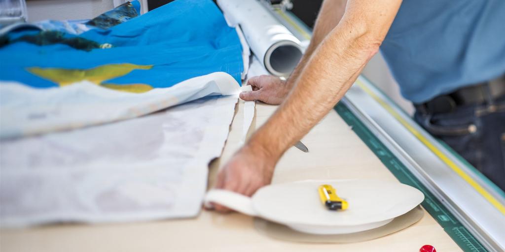 Konfektionieren eines Stoffdrucks