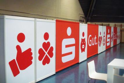 Kaschierte Trennwände und Stoffdrucke